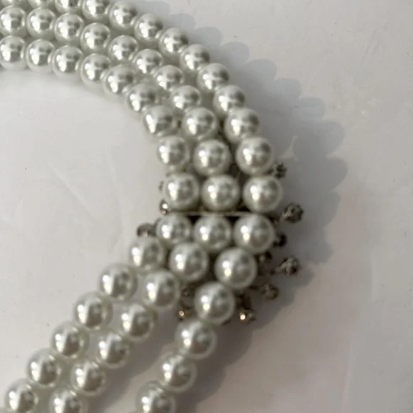 3 Strand Faux Pearl Necklace with Silver Crystal Brooch Rhinestone Bling - Picture 9 of 9